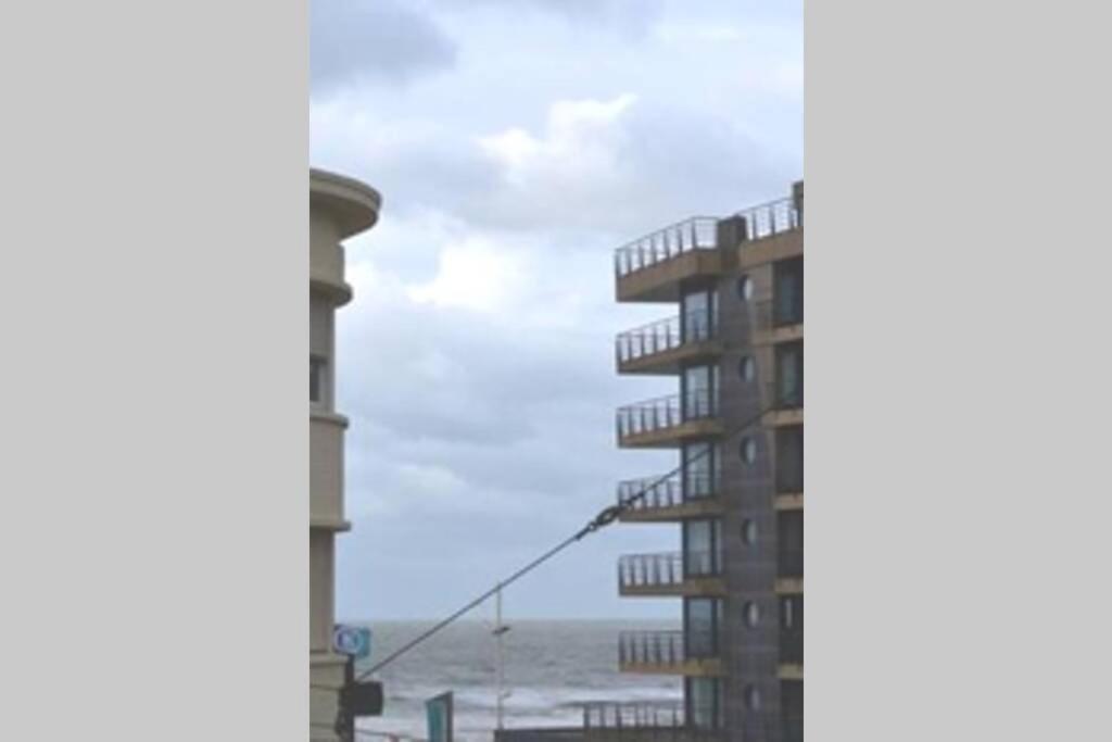 Nieuwbouwappartement Met Zeezicht In Koksijde Bad Exterior foto